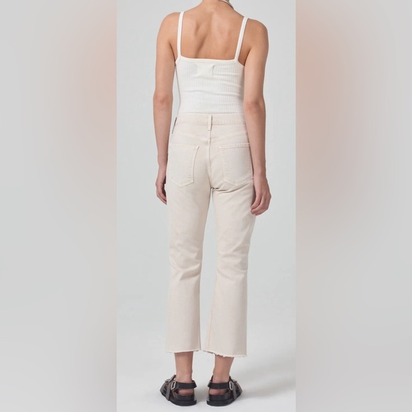 Citizens Of Humanity Isola Mid Rise Cropped Boot
In Almondette - Picture 3 of 10